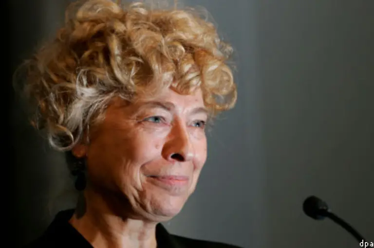 Gesine-Schwan-moechte-als-Bundespraesidentin-ganz-weit-vorne-im-Land-dabei-sein-Hier-ist-ihr-Platz-64-beschieden