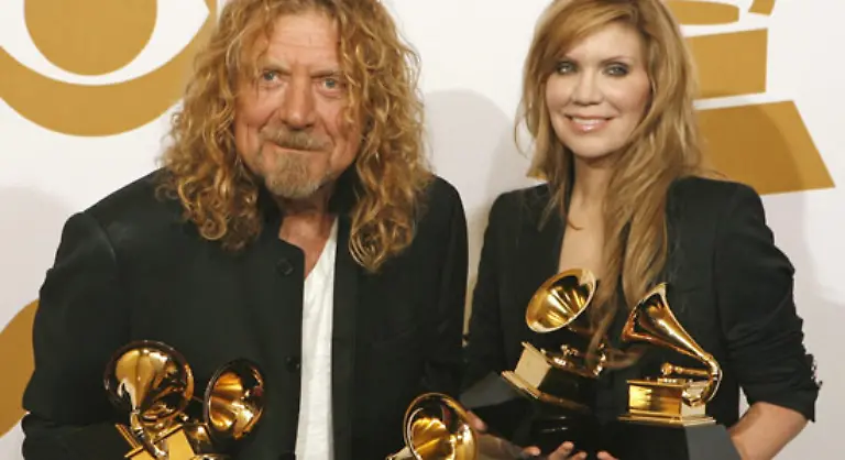 Das-ungewoehnliche-Duo-holte-mit-seinem-Erfolgsalbum-neben-dem-Haupt-und-dem-Single-Preis-auch-Zuschlaege-fuer-die-beste-Zusammenarbeit-von-Pop-Saengern-die-beste-Zusammenarbeit-von-Country-Saengern-und-als-bestes-Folk-Album