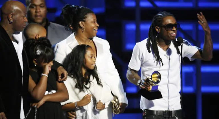 US-Rapper-Lil-Wayne-der-mit-acht-Nominierungen-als-Favorit-ins-Rennen-gegangen-war-gewann-vier-der-begehrten-Preise-unter-anderem-die-Auszeichnung-als-bestes-Rap-Album-fuer-seine-Platte-Tha-Carter-III