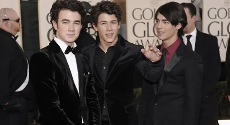 Fuer-die-Fans-der-Jonas-Brothers-gab-es-eine-Enttaeuschung-Die-amerikanische-Teenie-Sensation-konnte-sich-in-der-Kategorie-beste-Nachwuchskuenstler-nicht-durchsetzen