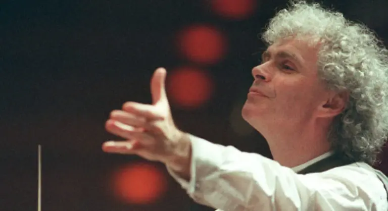 Die-Philharmoniker-unter-der-Leitung-von-Sir-Simon-Rattle-und-der-Rundfunkchor-unter-Simon-Halsey-bekamen-gemeinsam-einen-Grammy-verliehen