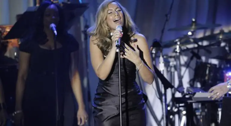 Leona-Lewis-war-just-noch-in-Berlin-jetzt-schon-wieder-in-L-A-auf-der-Buehne
