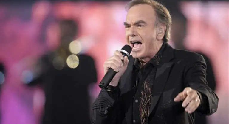 Lange-nicht-gehoert-und-trotzdem-wieder-erkannt-Neil-Diamond-dessen-Sweet-Caroline-immer-noch-zieht