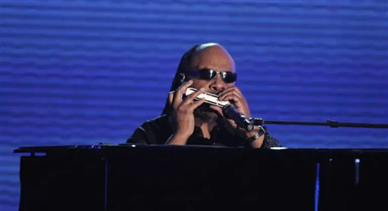 Und-Stevie-Wonder-ist-und-bleibt-der-Mann-mit-der-Mundharmonika
