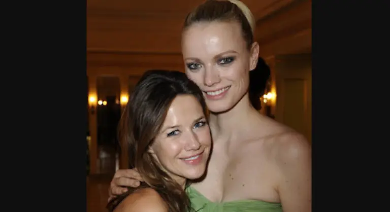 so-wie-das-Modell-Franziska-Knuppe-die-dann-am-Ende-des-Abends-auch-schon-ein-bisschen-verfroren-aussah