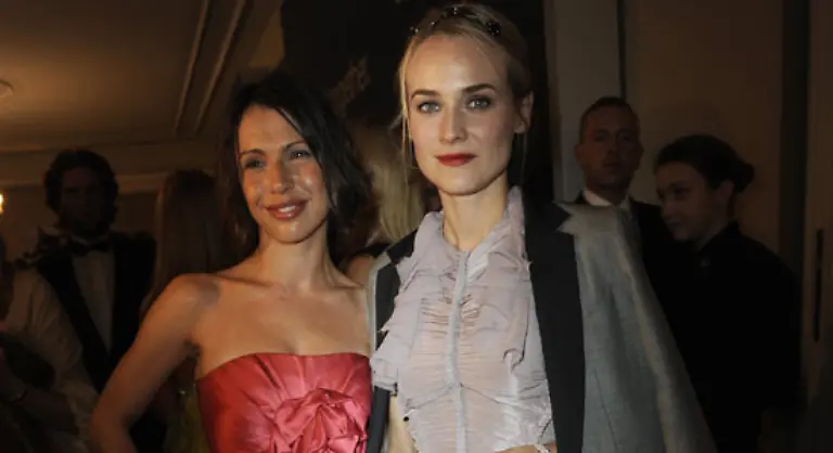 Und-auch-Diademe-sehen-zu-spaeter-Stunde-nicht-mehr-sooo-glamouroes-aus
