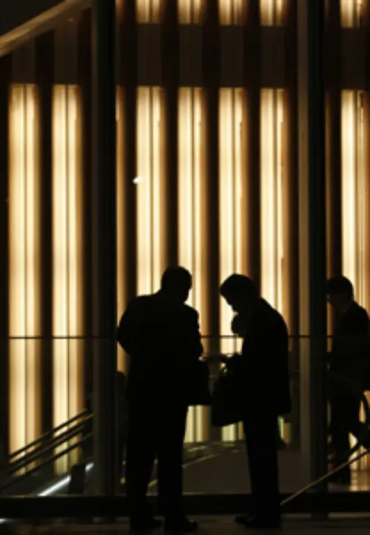 Anders-als-westliche-Geldhaeuser-halten-sie-grosse-Anteile-an-den-Firmen-ihrer-Geschaeftskunden-um-die-guten-Beziehungen-zu-unterstreichen