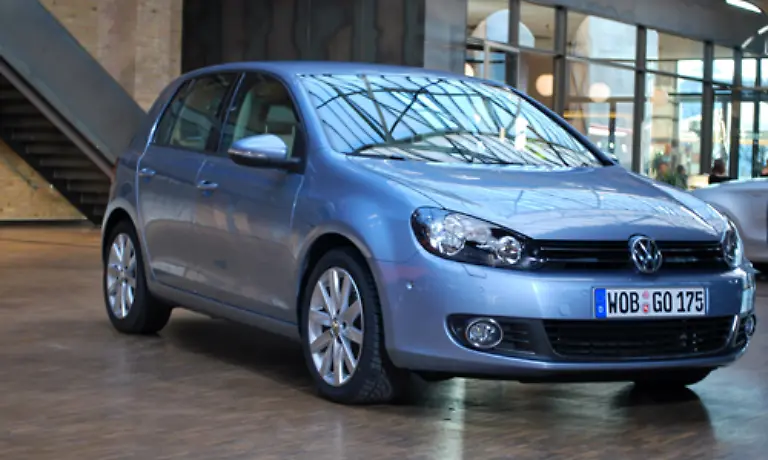 In-unserem-Test-stellt-sich-der-Golf-mit-einem-1-4-Liter-TSI-Motor-dem-Wettbewerb-Downsizing-ist-der-Trend-Motoren-mit-wenig-Hubraum-und-umso-mehr-PS-Das-senkt-den-Verbrauch-und-die-CO2-Emissionen