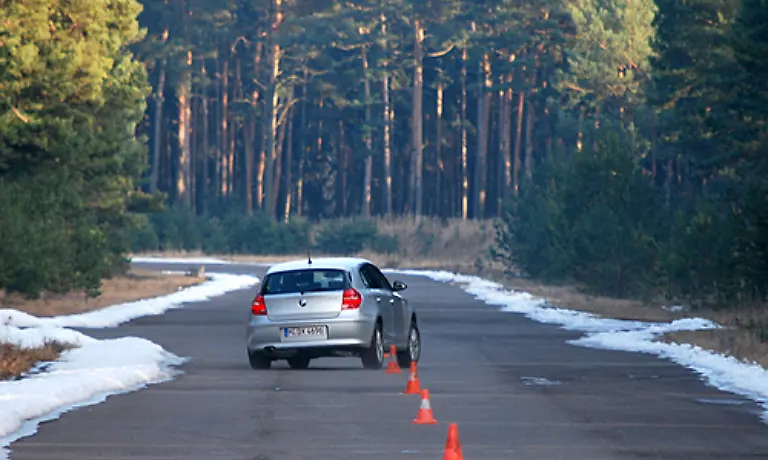 Das-gilt-ohne-Abstriche-auch-fuer-den-1er-Straff-aber-eben-nicht-zu-hart-In-diesem-Punkt-macht-dem-BMW-niemand-etwas-vor