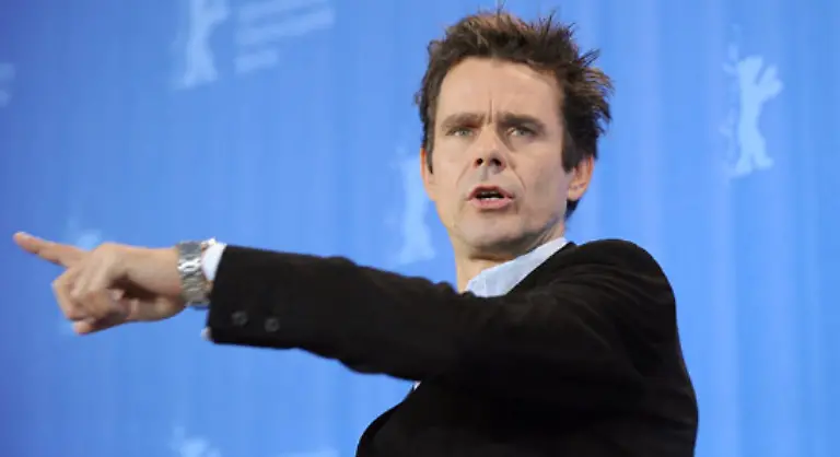 legt-Tom-Tykwer-einen-handfesten-Thriller-um-die-weltweiten-Machenschaften-skrupelloser-Banker-vor