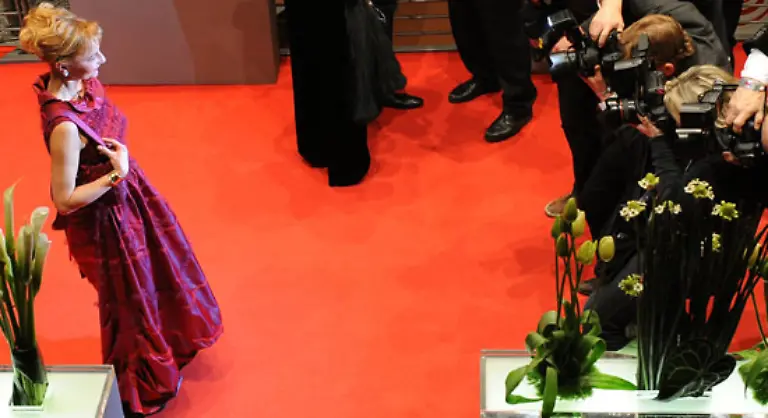 Eins-bei-dem-man-sich-schick-anziehen-kann