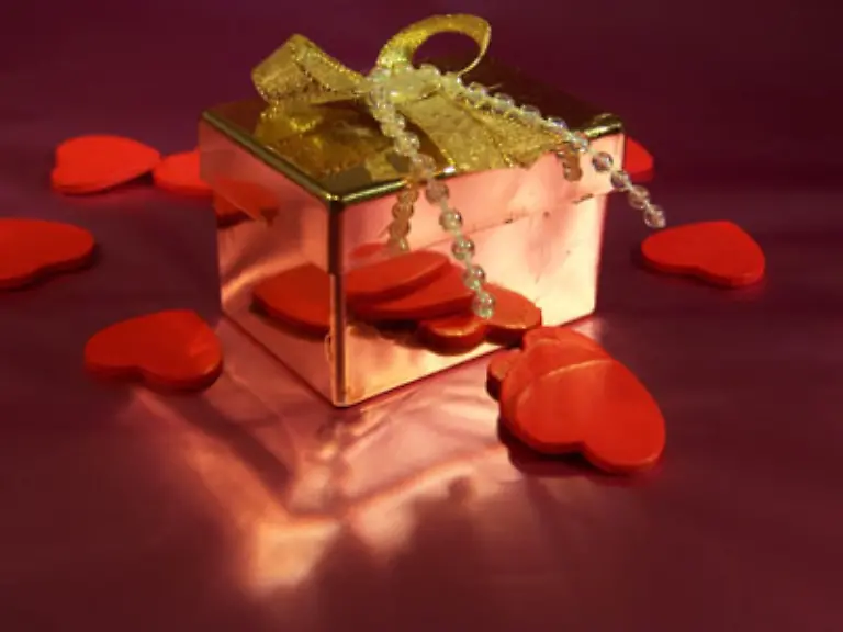 Denn-die-passende-Aufmerksamkeit-ist-schenkt-man-den-Knigge-Regeln-Glauben-schwerer-aufgetrieben-als-Sie-denken-moegen