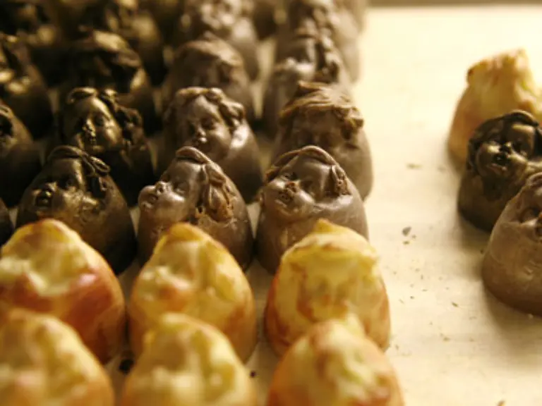 Auch-eine-adaequate-Loesung-ein-paar-schicke-Pralinen