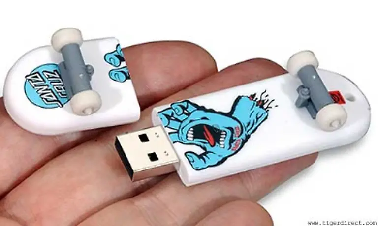 ob-ein-Skateboard-USB-Stick-wirklich-abgefahren-ist
