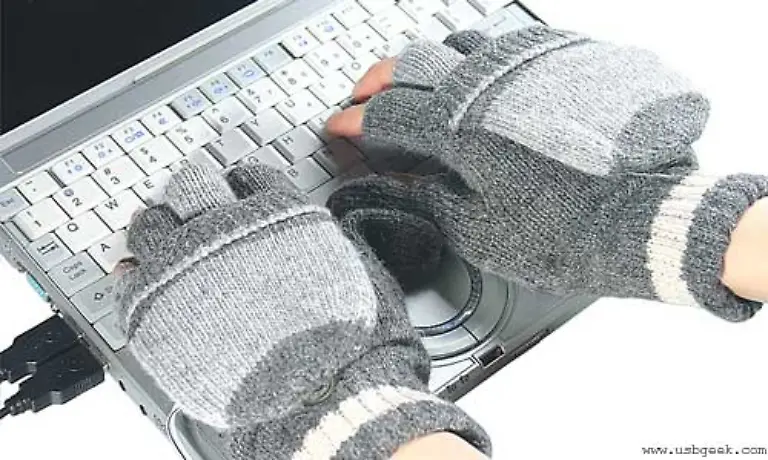 Sibirische-Informatiker-werden-moeglicherweise-fuer-ein-paar-USB-Handschuhe-dankbar-sein