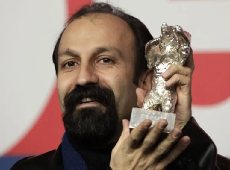 133-und-Regisseur-Asghar-Farhadi-nahm-fuer-About-Elly-den-Silbernen-Baeren-fuer-die-beste-Regie-mit-nach-Hause
