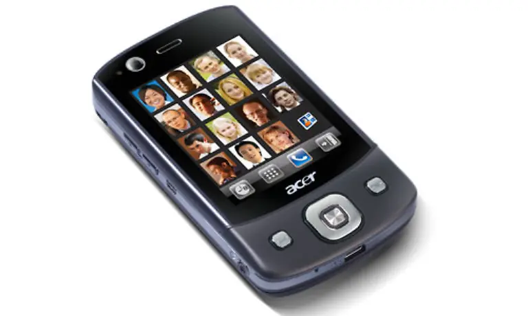 Bei-einem-weiteren-neuen-Modell-dem-DX900-handelt-es-sich-um-ein-UMTS-Smartphone-das-zwei-SIM-Karten-aufnimmt