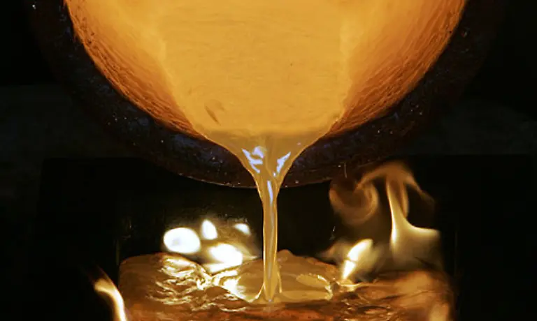 Platt-dagegen-unser-Wort-Gold-Abgeleitet-von-dem-indogermanischen-ghel-bedeutet-es-nichts-anderes-als-gelb-schimmernd