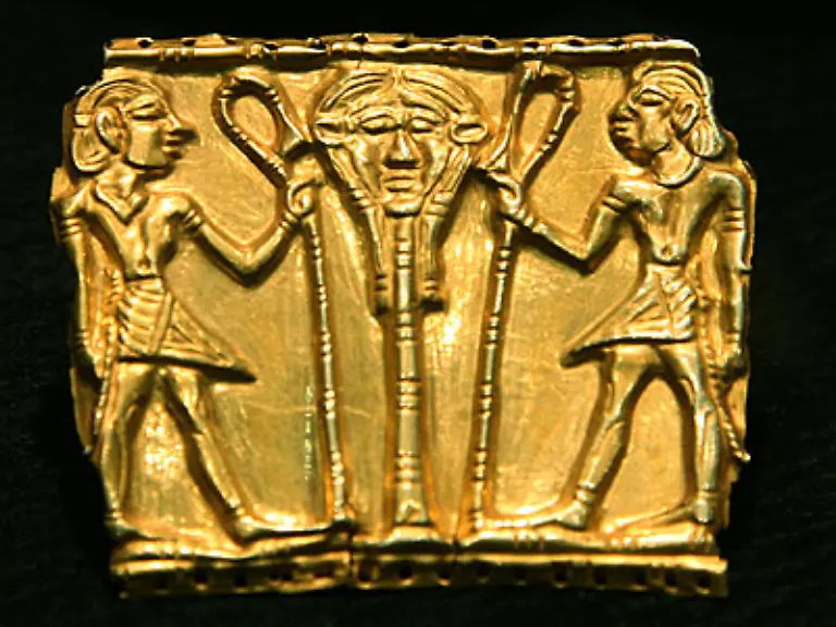 Gold-gehoert-zu-den-Metallen-an-denen-sich-der-Mensch-zuerst-als-Handwerker-versucht-hat