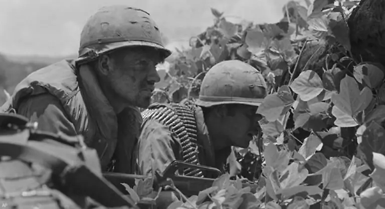 Bereits-vor-der-Machtergreifung-der-Roten-Khmer-im-Jahr-1975-ist-Kambodscha-ein-geschundenes-Land