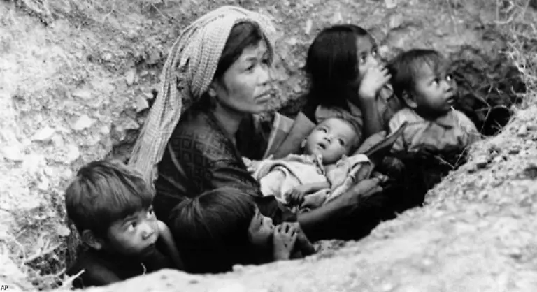 Bettlaegerige-Kranke-werden-ebenso-aus-den-Krankenhaeusern-vertrieben-wie-alle-Alten-und-Kinder