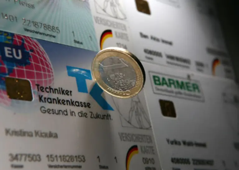 Beschaeftigte-in-Kurzarbeit-bleiben-ausserdem-Mitglied-der-gesetzlichen-Kranken-Pflege-und-Rentenversicherung-der-Arbeitnehmer-verliert-dort-also-keine-Ansprueche-Fuer-die-ausfallende-Arbeitszeit