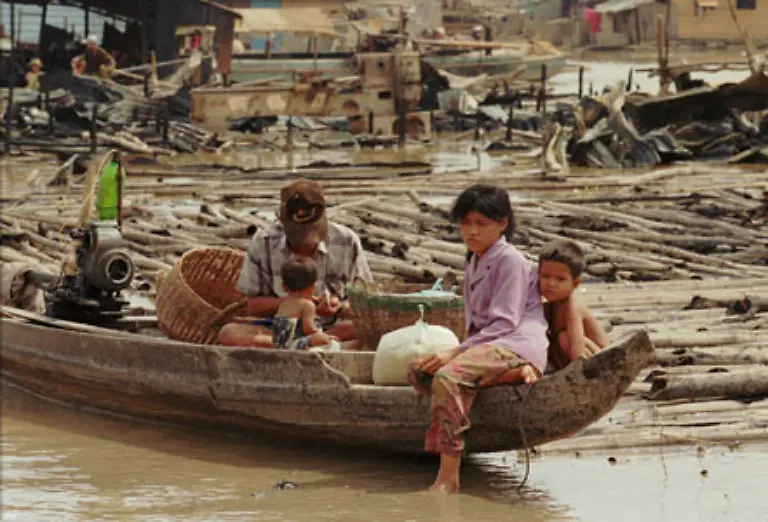 1993-zaehlen-sie-noch-rund-10-000-Kaempfer-und-bilden-im-Juli-1994-eine-Gegenregierung-in-der-Provinz-Preah-Vihear