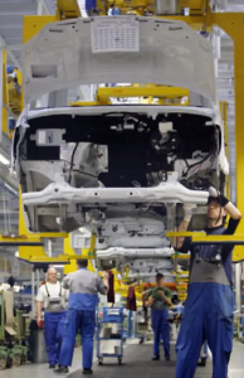 Ohne-Kurzarbeit-will-Daimler-ueber-Arbeitszeitkonten-im-groessten-Lastwagenwerk