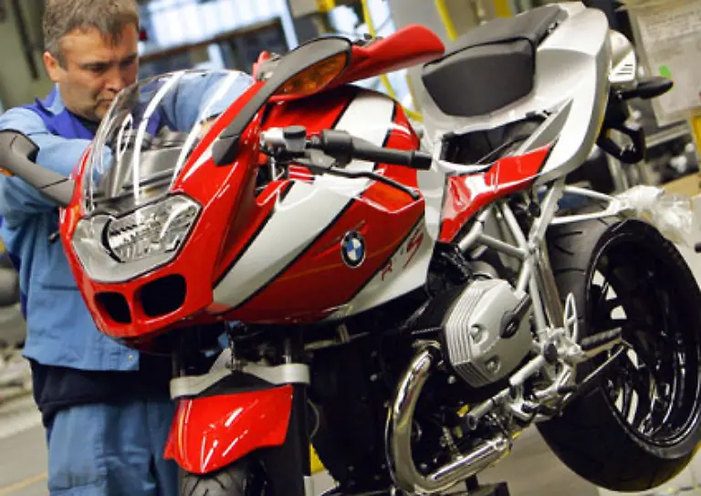 Die-Motorrad-Produktion-mit-2-000-Mitarbeitern-in-Berlin-Spandau-ist-aussen-vor-Motorraeder-laufen-laut-IG-Metall-besser-als-Autos
