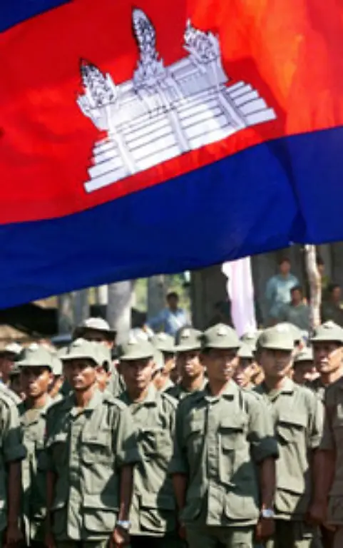 Nach-einer-Uebereinkunft-mit-der-Regierung-wird-ein-Kontingent-von-500-Khmer-Kaempfern-samt-Offizieren-in-die-Nationalarmee-uebernommen