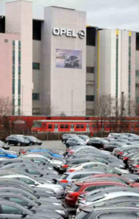Ein-Rahmenabkommen-mit-dem-Mutterkonzern-GM-soll-fuer-die-europaeischen-OPEL-Standorte-flexible-Loesungen-schaffen-um-auf-die-Krise-reagieren-zu-koennen-Arbeitszeitreduzierung-Langzeit-Urlaub-und-Kurzarbeit-sollen-danach-vom-Unternehmen-bezuschusst-werden