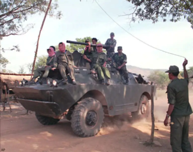 Fruehere-Rote-Khmer-leben-unbestraft-in-allen-Gesellschaftsschichten-und-gehoeren-zum-Machtzirkel