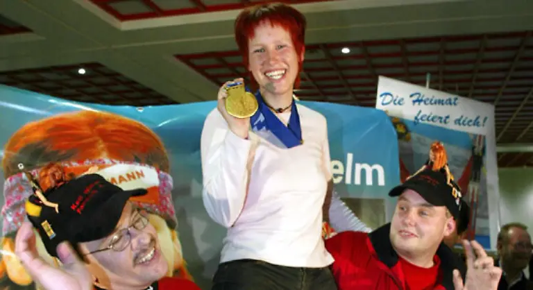 Mit-Beginn-der-Saison-2001-02-kann-sich-der-Rotschopf-endgueltig-im-Weltcup-etablieren