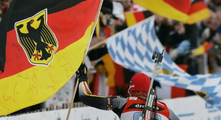 Bei-den-WM-2007-in-Antholz-gewinnt-Kati-erstmals-in-ihrer-Karriere-die-WM-Goldmedaille-mit-der-Staffel