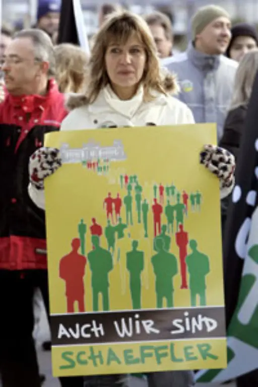 Hiobsbotschafen-der-vergangenen-Monate-liegen-die-Nerven-von-Maria-Elisabeth-blank-Die-Unterstuetzung-durch-ihre-Mitarbeiter-ruehrt-sie-Eine-solche-Aktion-hat-das-bayerische-Herzogenaurach-auch-der-Firmensitz-von-Puma-und-Adidas-noch-nicht-gesehen