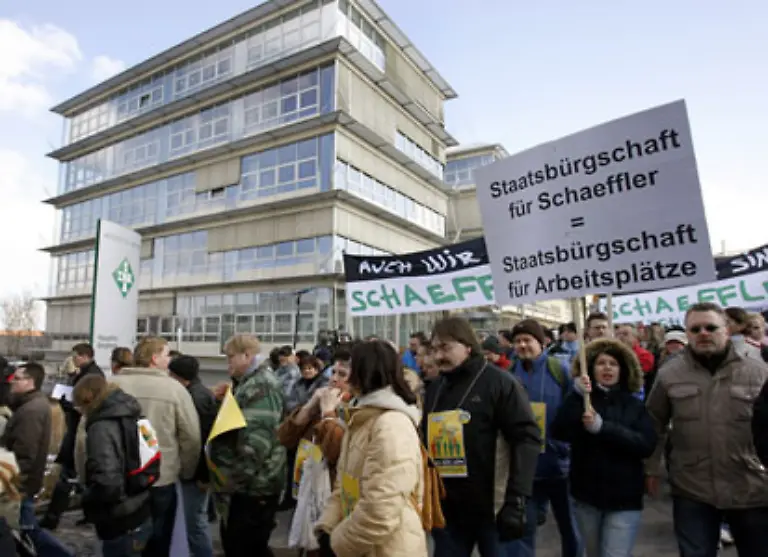 dass-Frau-Schaeffler-den-Kampf-um-unsere-Arbeitsplaetze-allein-nicht-schaffen-kann-Die-vielen-Rueckmeldungen-auf-eine-im-Intranet-des-Konzerns-gestartet-Aktion-zeigten-dass-dies-inzwischen-auch-andere-Schaeffler-Beschaeftigten-erkannt-haetten