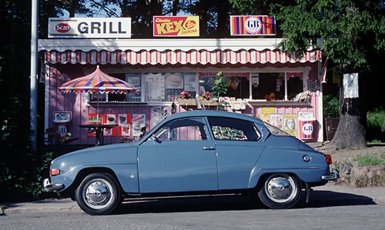 Der-Saab-96-wurde-als-Nachfolger-ab-1960-gebaut-Er-erbte-zunaechst-den-Drei-Zylinder-Zweitaktmotor-seines-Vorgaengers-Spaeter-sollte-der-erste-Saab-Viertakter-im-96-seine-Premiere-feiern