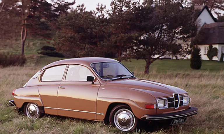 Er-sollte-eines-der-erfolgreichsten-Modelle-von-Saab-ueberhaupt-werden-und-wurde-bis-1980-gebaut-Zusammen-mit-dem-Vier-Zylinder-V-Motor-von-Ford-feierte-der-96-Erfolge-bei-zahlreichen-internationalen-Rallyes