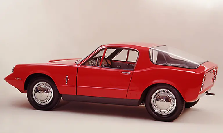 Zunaechst-bekam-das-Auto-den-bei-Saab-ueblichen-Drei-Zylinder-Motor-Er-leistete-rund-60-PS-aus-750-Kubikzentimetern-Damit-erreichte-der-Wagen-in-12-5-Sekunden-die-100-km-h-und-fuhr-maximal-150-Kilometer-pro-Stunde