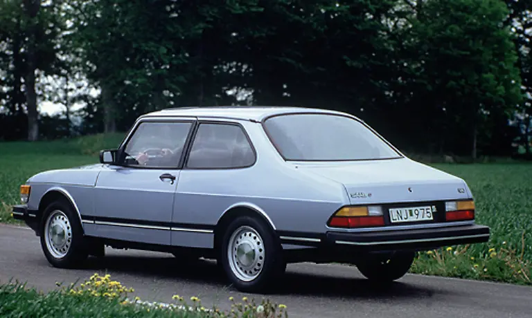 Ausser-Metallic-Lackierung-und-manuellem-Schiebedach-war-keinerlei-Sonderausstattung-zu-kaufen-Von-den-zwischen-1984-und-1987-gebauten-rund-25-000-Exemplaren-schafften-es-nur-wenige-aus-Skandinavien-heraus