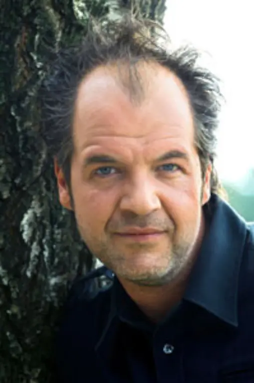Sein-Enkel-Marek-Erhardt-selbst-Schauspieler-staunt-ueber-den-Hype-den-der-100-Geburtstag-wieder-ausgeloest-hat-Er-sei-sehr-gespannt-ob-sich-das-Thema-Heinz-Erhardt-auch-kuenftig-durchsetzt