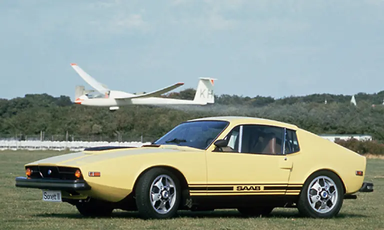 Zudem-war-er-noch-recht-teuer-was-den-Verkaufserfolg-zusaetzlich-schmaelerte-Das-Aus-kam-mit-der-Einfuehrung-neuer-Abgasgrenzen-im-Hauptexportmarkt-USA-Sie-beendeten-den-Sportwagenbau-bei-Saab-1974
