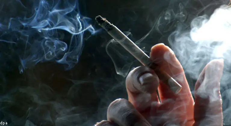 Ein-Kater-kann-besonders-uebel-ausfallen-wenn-Sie-zuviel-geraucht-haben