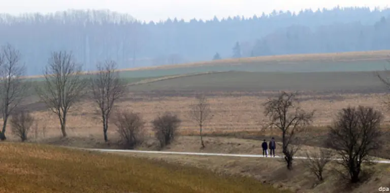 Nach-dem-Fruehstueck-sollte-ein-langer-Spaziergang-auf-dem-Programm-stehen-Denn-frische-Luft-und-leichte-Bewegung-bringen-Stoffwechsel-und-Kreislauf-wieder-auf-Trab