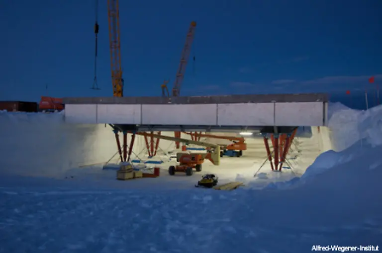 Der-Hohlraum-unter-der-Station-soll-gleichzeitig-als-Garage-genutzt-werden