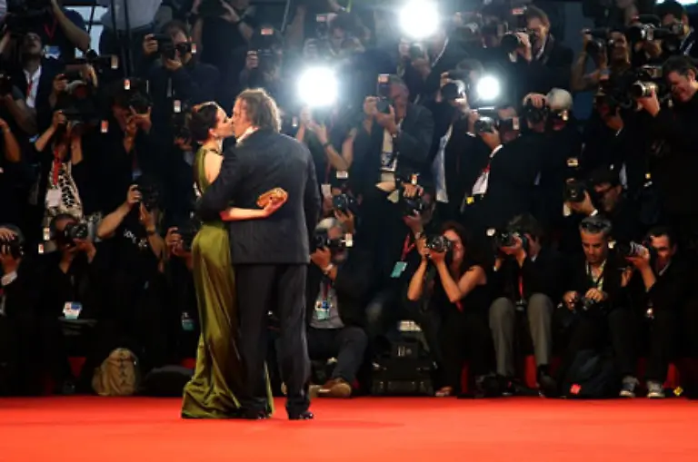 133-bereichert-er-wieder-die-roten-Teppiche-und-die-Filmwelt