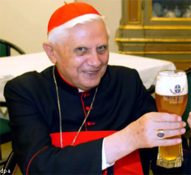 Gut-ist-auch-der-Genuss-von-Wasser-Erfahrungsgemaess-wird-spaetestens-nach-dem-dritten-Glas-Wein-das-begleitende-Wasser-vergessen-Biertrinker-verzichten-meist-ganz-auf-Wasser