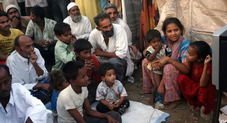 In-den-Slums-von-Mumbai-duerfte-die-Freude-gross-sein-denn-vor-dem-Fernseher-wurde-kraeftig-mitgefiebert