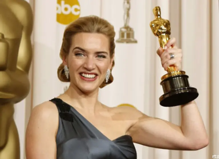 Nachdem-sie-bereits-Golden-Globes-fuer-ihre-Rollen-in-Zeiten-des-Aufruhrs-und-Der-Vorleser-einheimsen-konnte-setzte-sie-sich-mit-ihrer-Darstellung-in-der-Verfilmung-von-Bernhard-Schlinks-Roman-bei-den-Oscars-immerhin-gegen