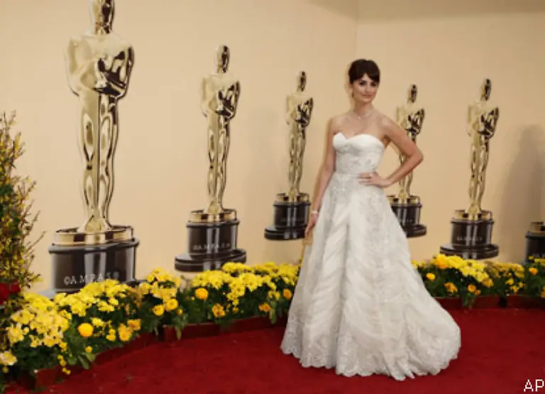 Penelope-Cruz-kam-in-einem-Traum-in-Weiss